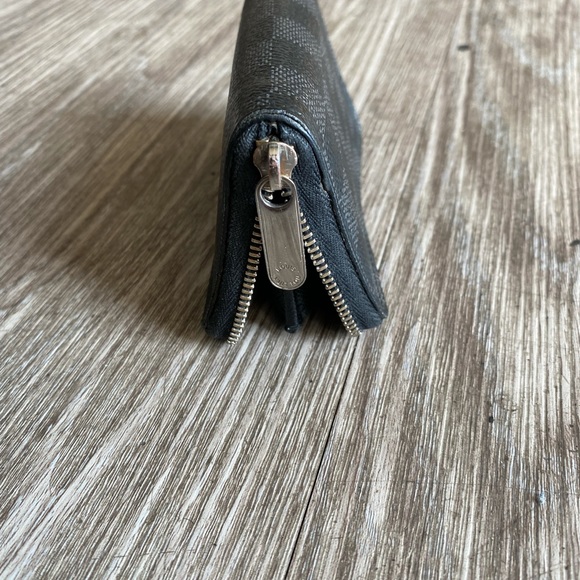 Authentic Louis Vuitton Monogram Zippy Wallet Coin Vertical MI2160 - Picture 3 of 7